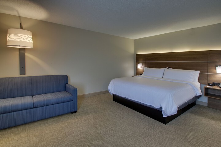 Room 44 of 60