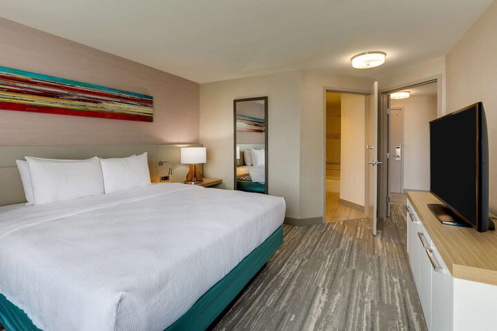 Room 52 of 68