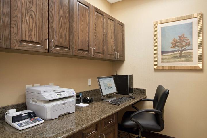 Business Center 30 of 30