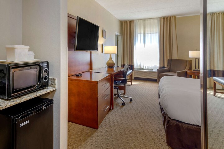 Room 27 of 37