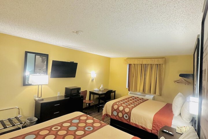 Room 19 of 46