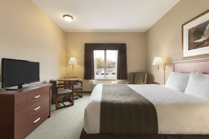 Room 4 of 27