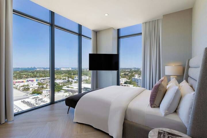 W South Beach