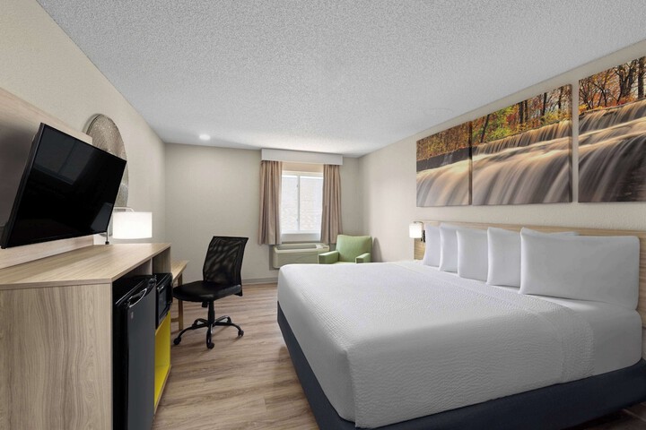 Days Inn by Wyndham Carthage