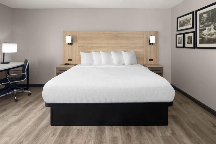 La Quinta Inn & Suites by Wyndham Mansfield OH