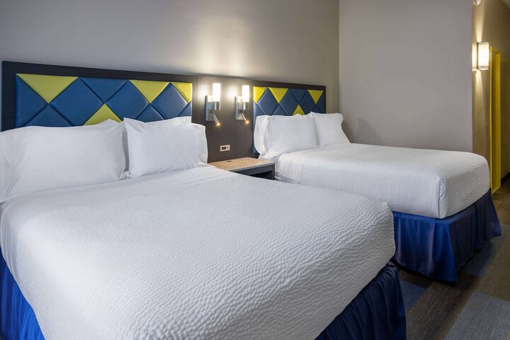 Days Hotel by Wyndham North Bergen / NYC Area