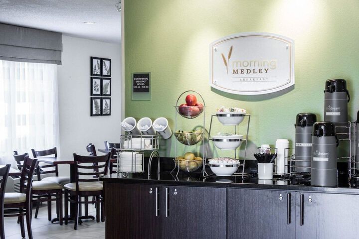Breakfast/Coffee Service 18 of 22