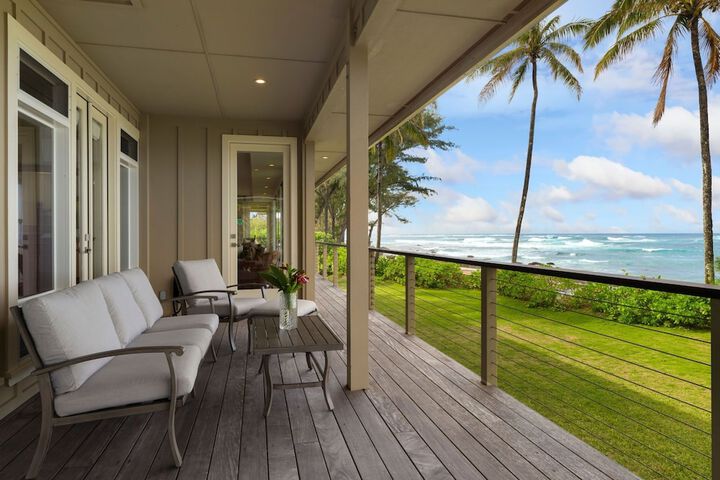 King Hale 4 Bedroom Home by RedAwning