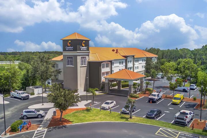 Comfort Inn & Suites
