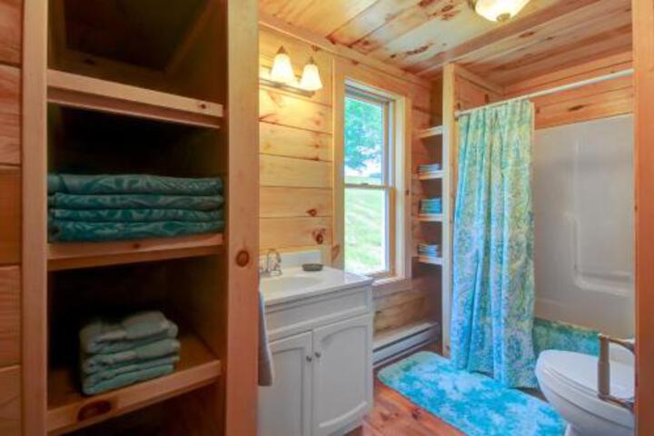 Damariscotta Lakefront Retreat
