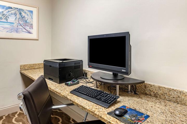 Business Center 51 of 52