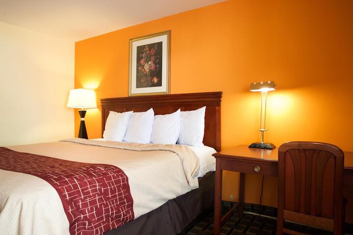 Room 8 of 24