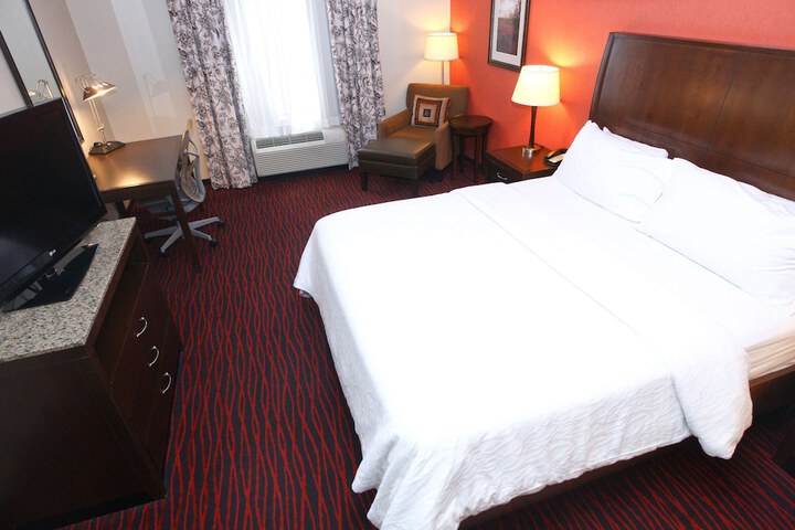 Room 4 of 16