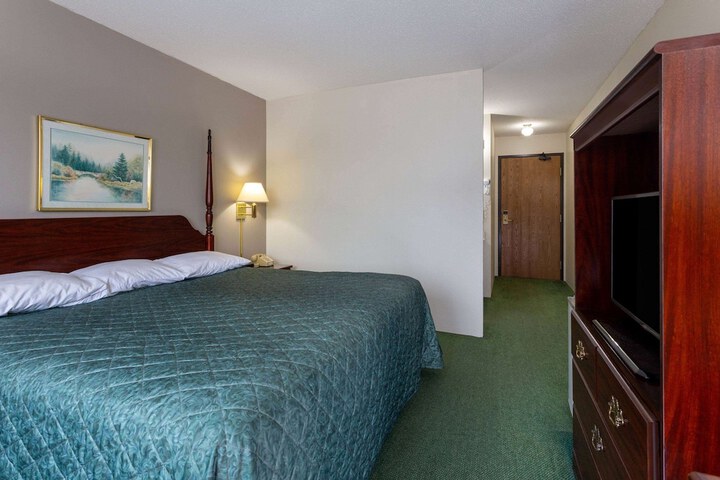 Room 7 of 27