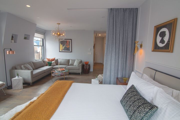 Room 32 of 104