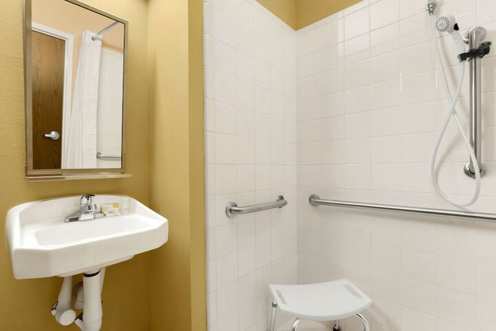Microtel Inn & Suites by Wyndham Shelbyville