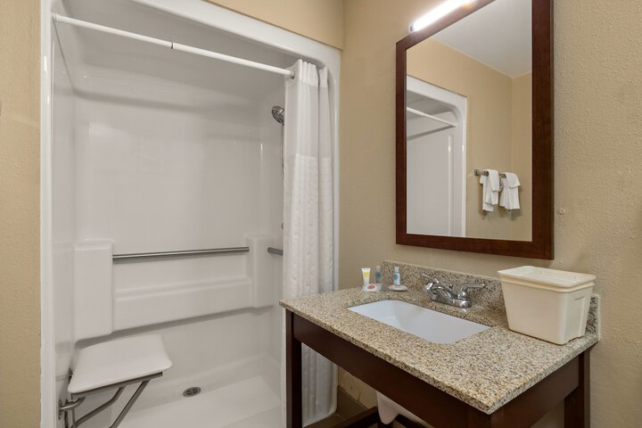 Room 10 of 35