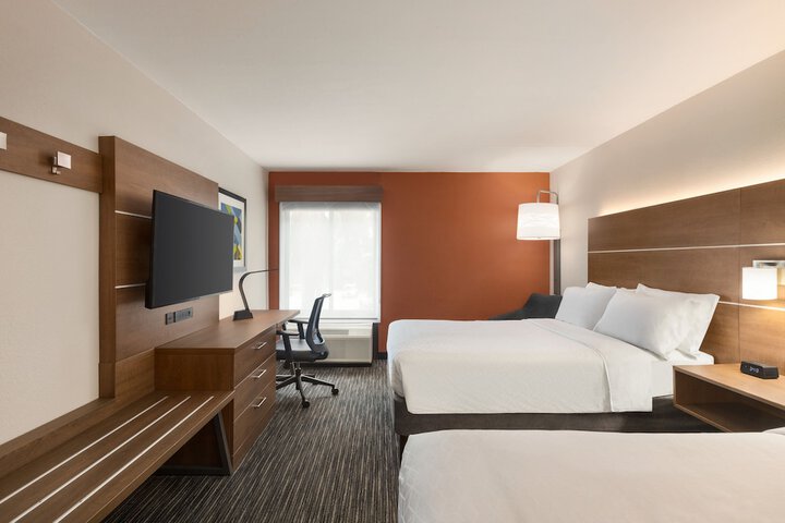 Room 14 of 36