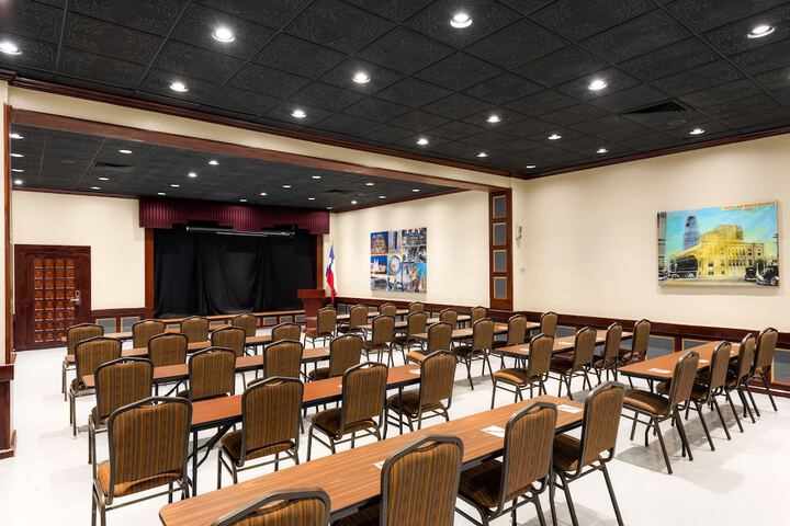 Room 193 of 250