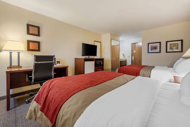 Room 33 of 40