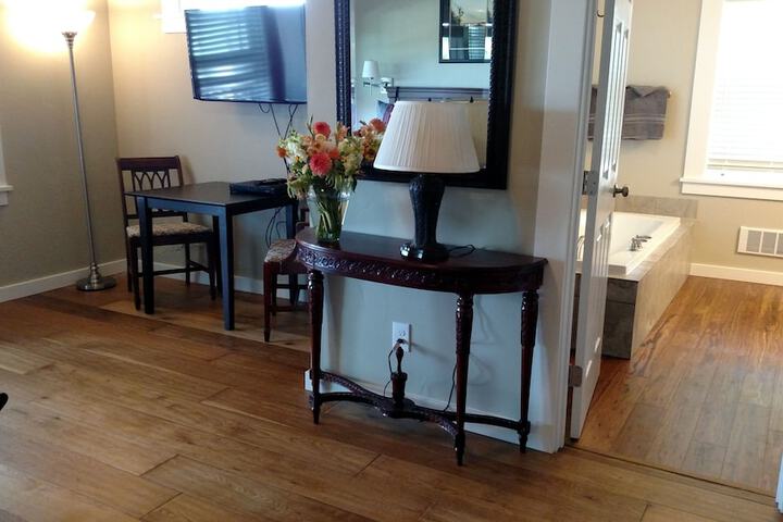 Friday Harbor Grand B & B