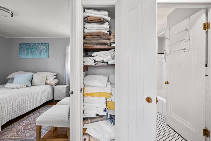 Large apartment with multiple sleeping options