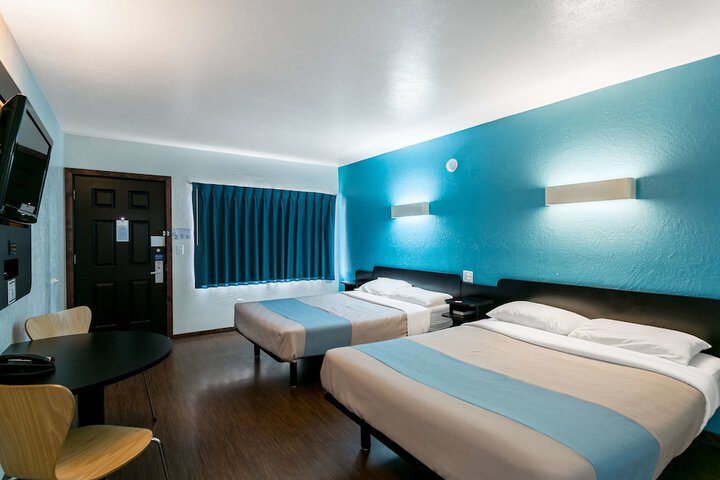 Room 17 of 44