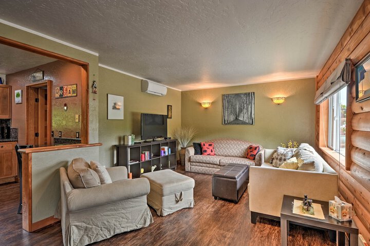 Gold Beach Apartment w / Activities - 2 Mi to Ocean