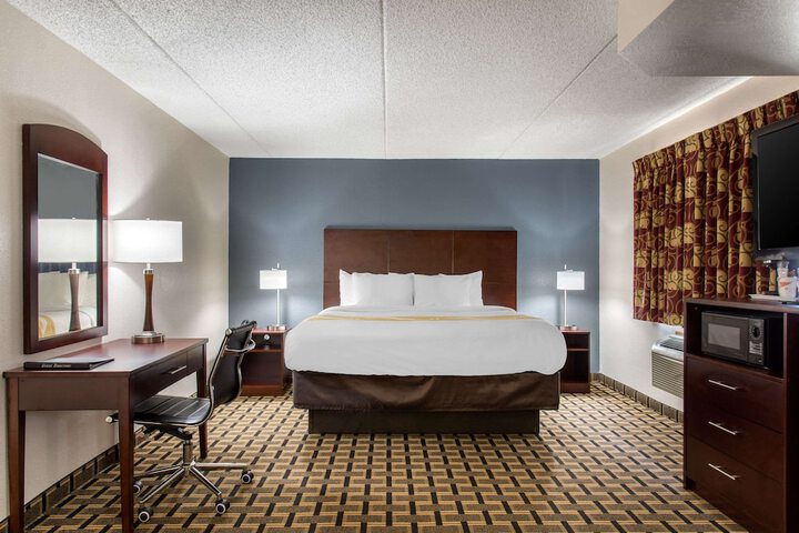 Room 52 of 64