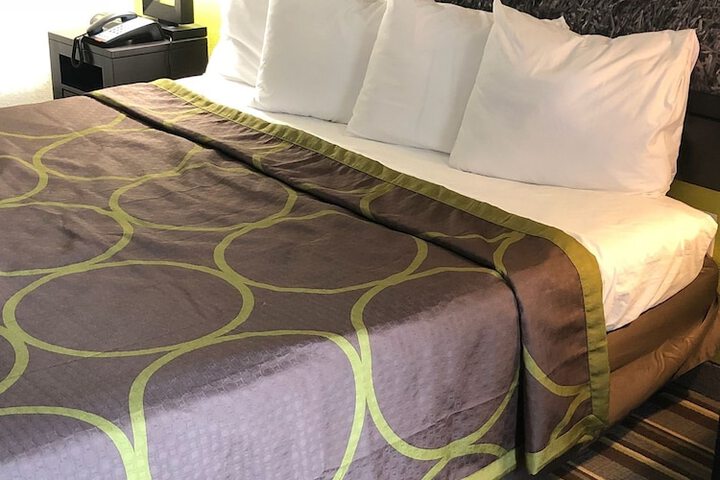 Room 32 of 34