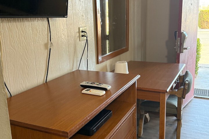 Room 17 of 23