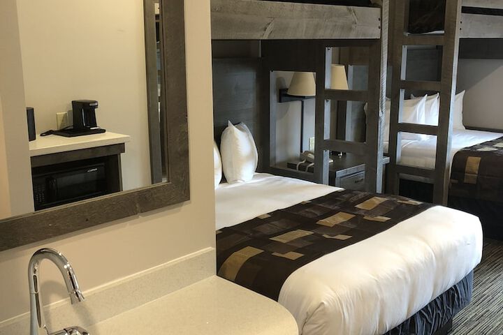 Room 36 of 61