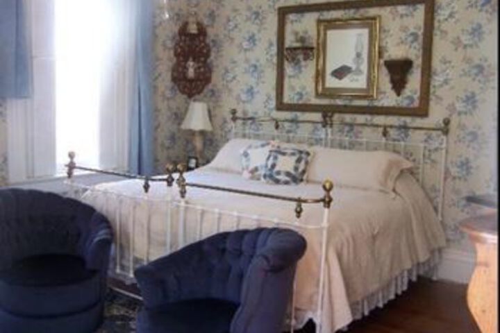 Victorian House Bed & Breakfast