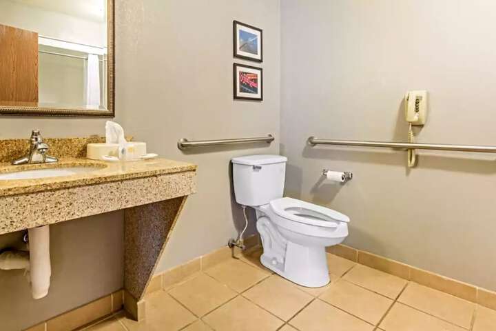 Room 15 of 19