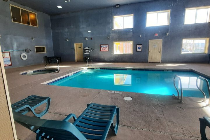 Quality Inn & Suites Grants - I-40