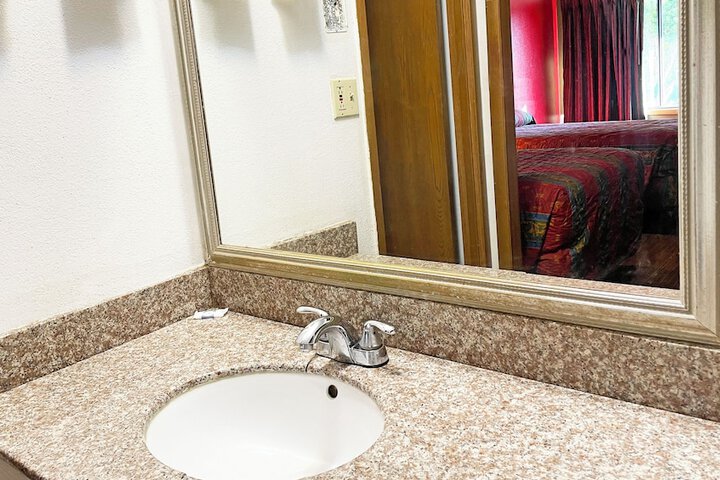 Room 21 of 26