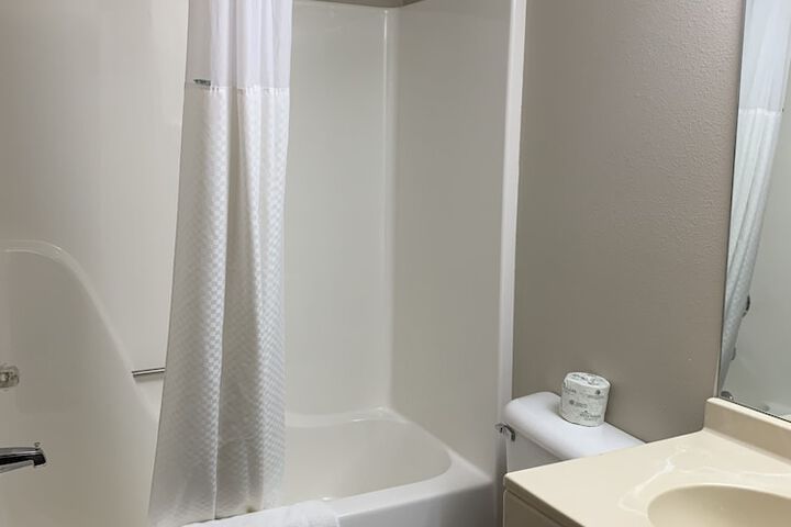 Room 13 of 19