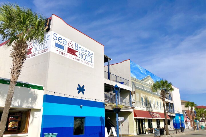 Sea & Breeze Hotel And Condo