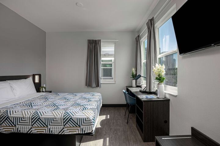 Room 25 of 44