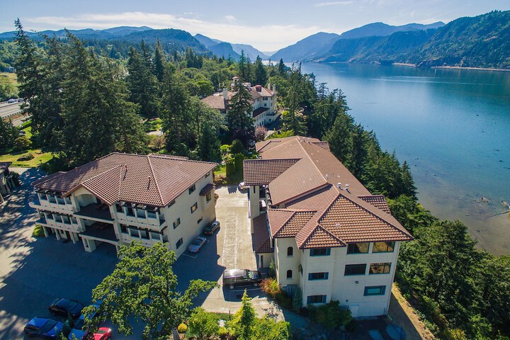 Columbia Cliff Villas Hotel
