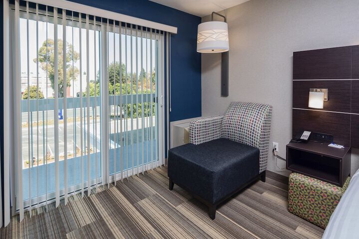 Holiday Inn Express Sunnyvale - Silicon Valley by IHG