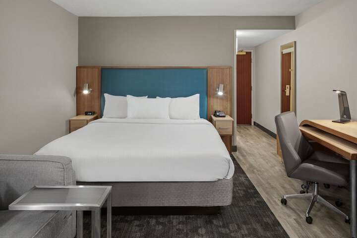 Room 19 of 48