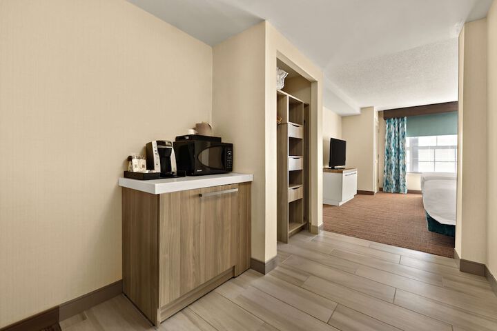 Room 33 of 54
