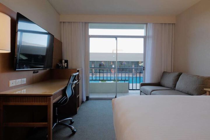 Room 46 of 77