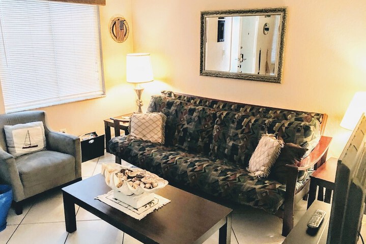 Room 16 of 34