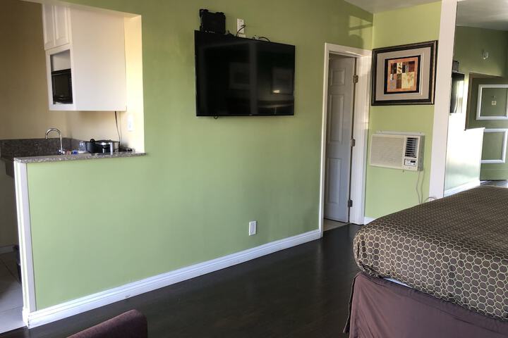 Room 22 of 34