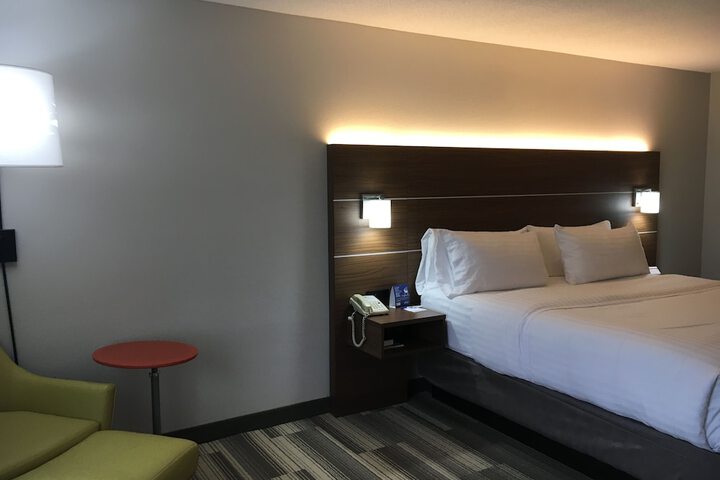 Room 17 of 32