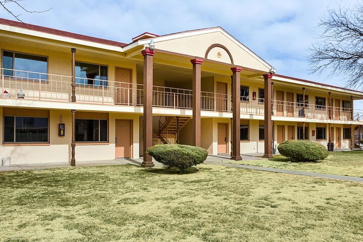 Hotel 3 of 27
