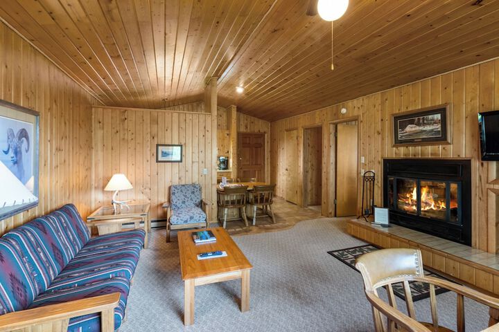 El Western Cabins & Lodges