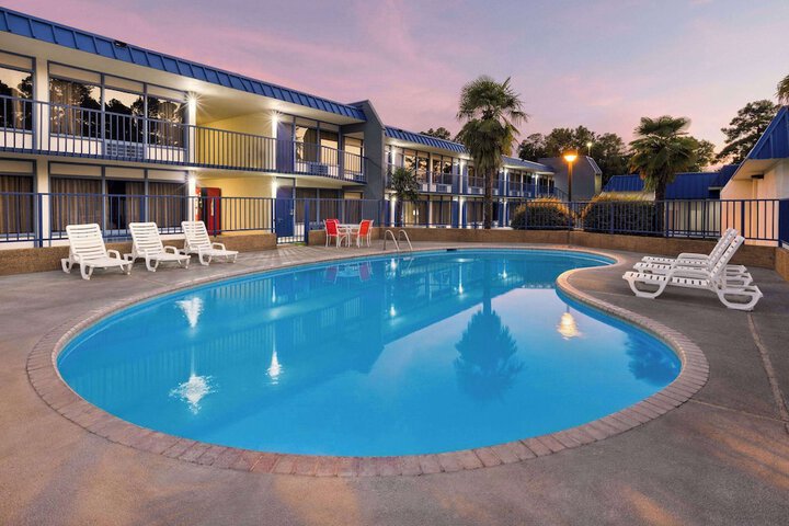 Pool 4 of 32